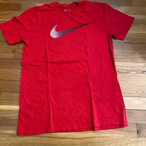 Nike Men’s Large T-shirt